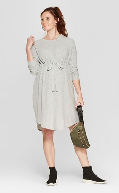E-Comm: Fashion-Forward Maternity Wear